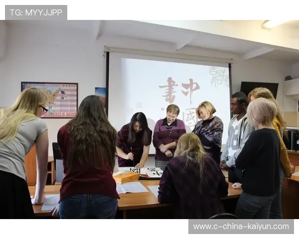 国际赛事志愿者交流项目培养跨文化服务能力，国际志愿者的文化素养在与不同